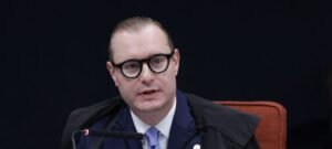 Zanin suspende eleição indireta e mantém presidente do TJ no comando do governo do RJ