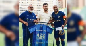 Vagner Love encerra carreira com gol na vitória do Retrô sobre o Ceará