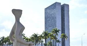 STF impõe limites a verbas extras no Judiciário, prevê economia de R$ 7 bi e mantém adicionais fora do teto salarial