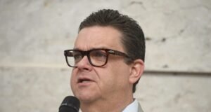 Wolney Queiroz renuncia à disputa por vaga na Câmara e continua no Ministério da Previdência