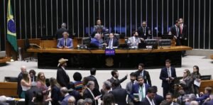 Janela partidária acaba nesta sexta (3) e consolida troca de deputados para a eleição de 2026