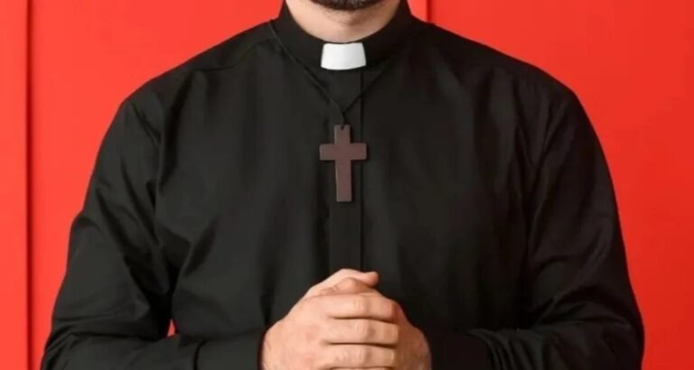 Justiça de SP condena padre a seis anos por violência sexual contra coroinha de 14 anos
