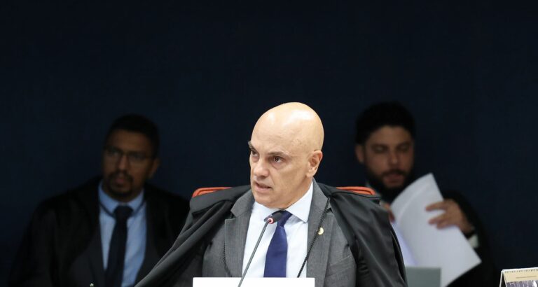 Moraes diz que parlamentar não pode atuar como lobista no exterior contra o país em julgamento de Eduardo Bolsonaro