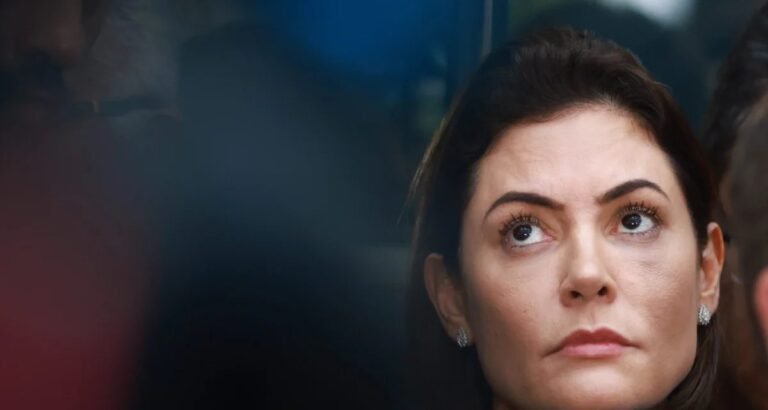 Vídeo de Michelle Bolsonaro eclipsa saída de Jaques Wagner e agrava desgaste de Flávio entre eleitoras