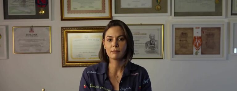 Vídeos de Michelle Bolsonaro expõem divergência com Flávio Bolsonaro e evidenciam força própria na política