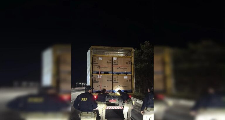 Suspeito de furtar encomendas é preso dentro de caminhão dos Correios na BR-153